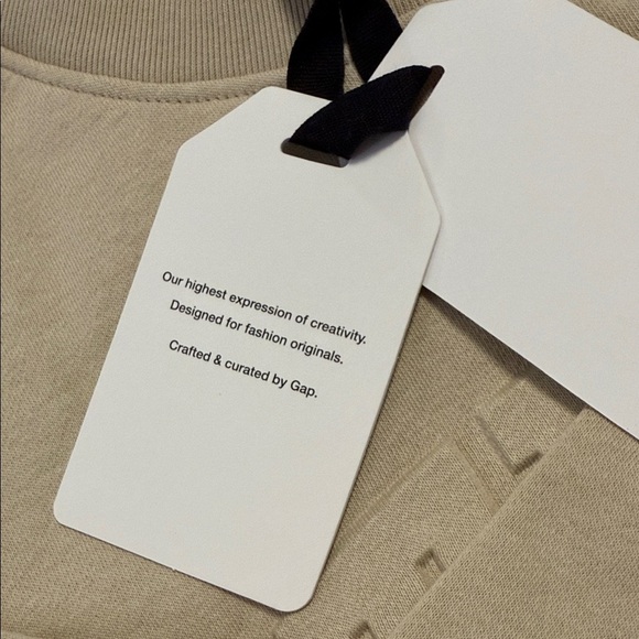 GAP Cream Studio Sweatshirt - Picture 6 of 6